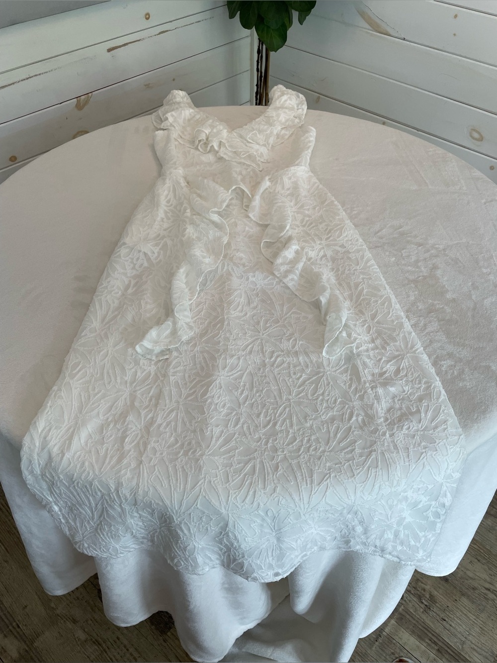 NWT Senlis Size M White Floral Textured Ruffle Maxi Dress Sleeveless Pockets - Picture 4 of 17